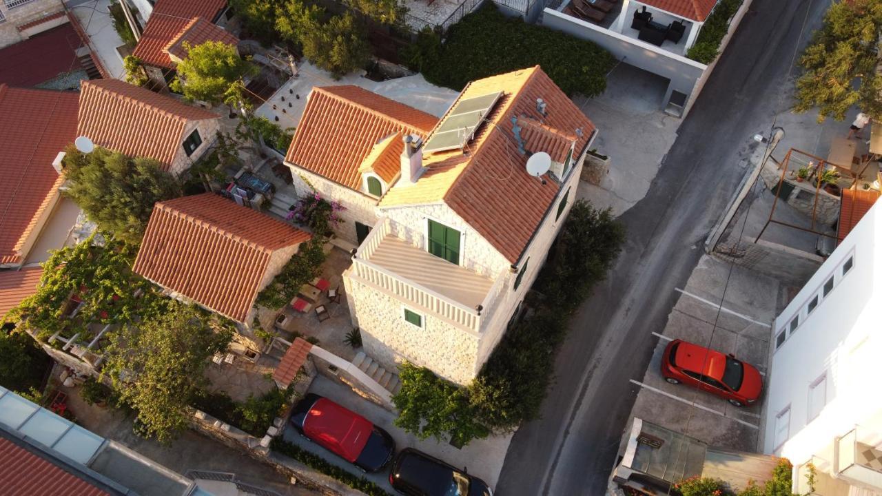 Apartments Larsen 오미스 외부 사진