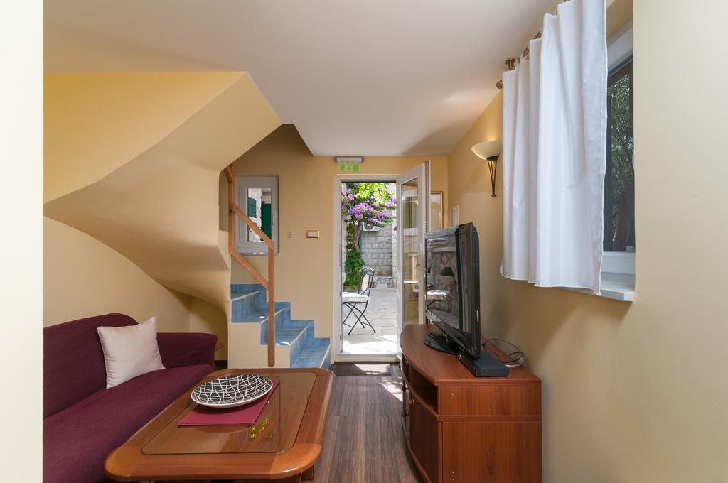 Apartments Larsen 오미스 외부 사진
